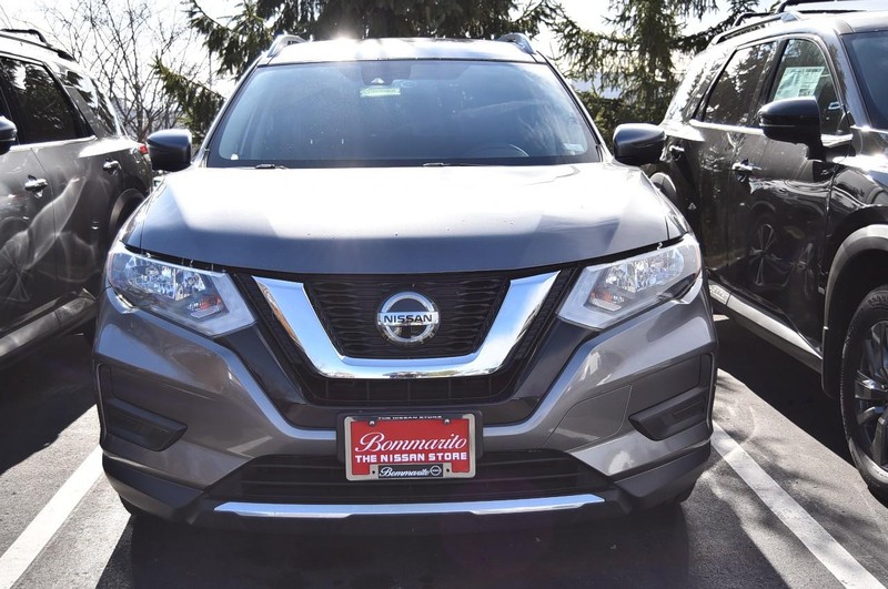 Nissan Rogue Vehicle Image 03