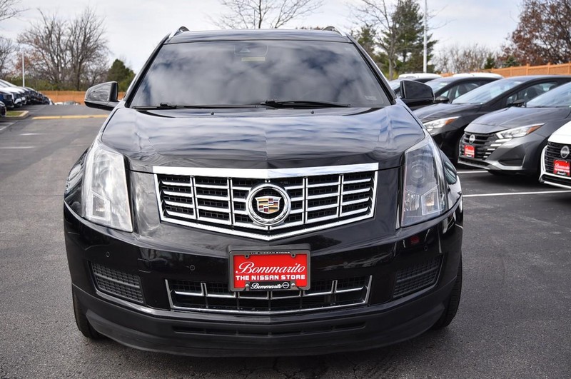 Cadillac SRX Vehicle Full-screen Gallery Image 4