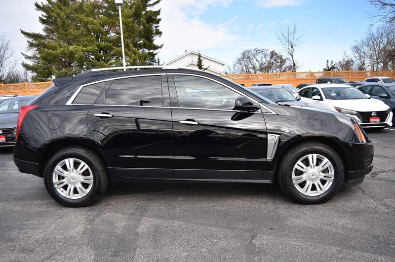 Cadillac SRX Vehicle Full-screen Gallery Image 5