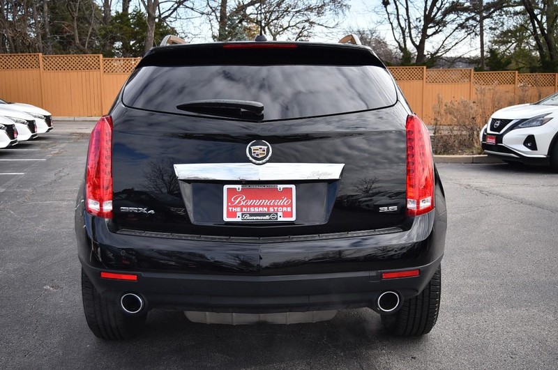 Cadillac SRX Vehicle Full-screen Gallery Image 6