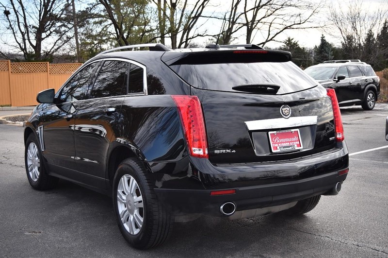 Cadillac SRX Vehicle Full-screen Gallery Image 7