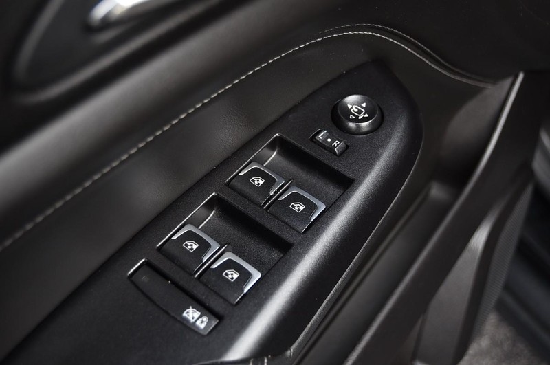 Cadillac SRX Vehicle Full-screen Gallery Image 9