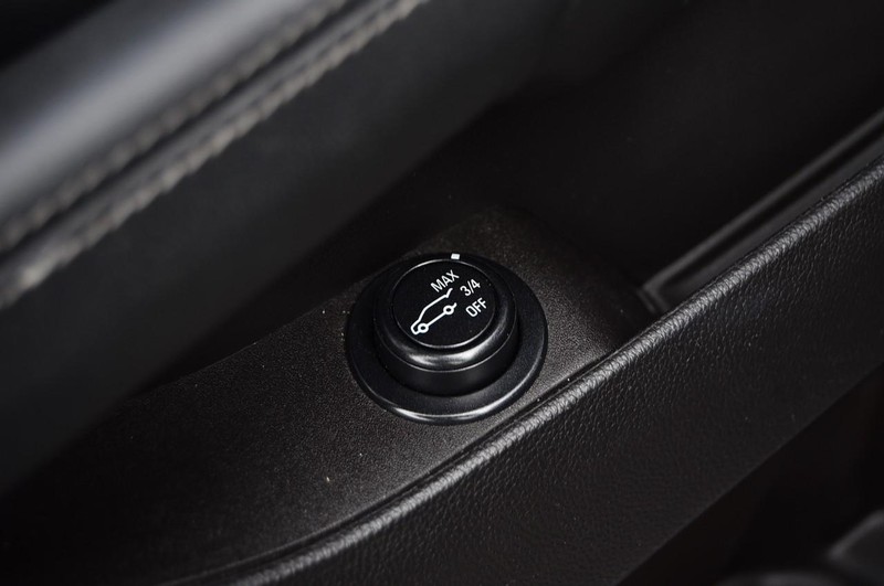 Cadillac SRX Vehicle Full-screen Gallery Image 10