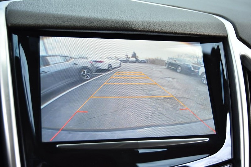 Cadillac SRX Vehicle Full-screen Gallery Image 14