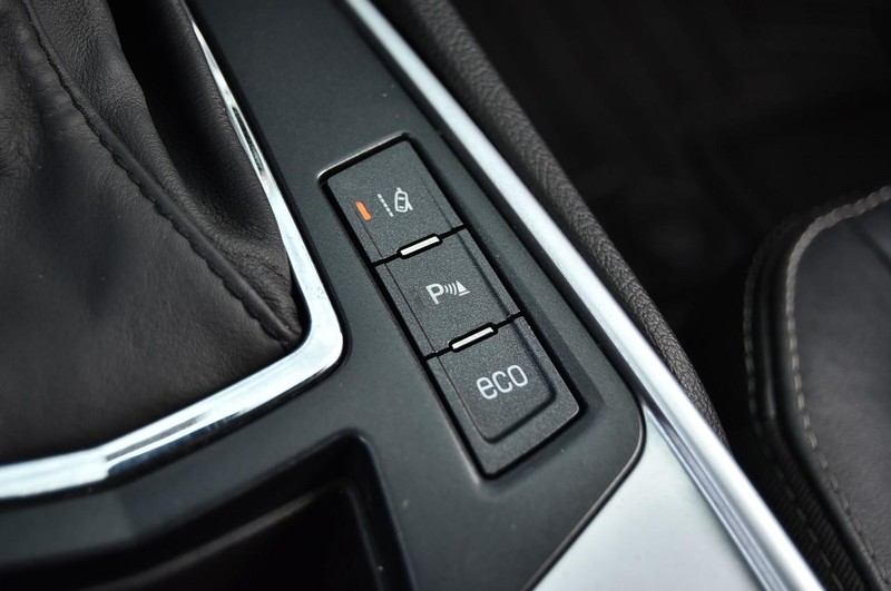 Cadillac SRX Vehicle Full-screen Gallery Image 16