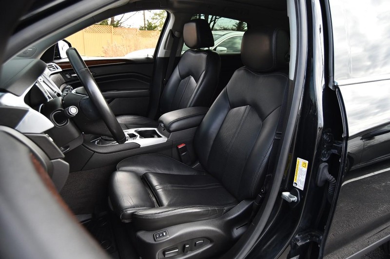 Cadillac SRX Vehicle Full-screen Gallery Image 20
