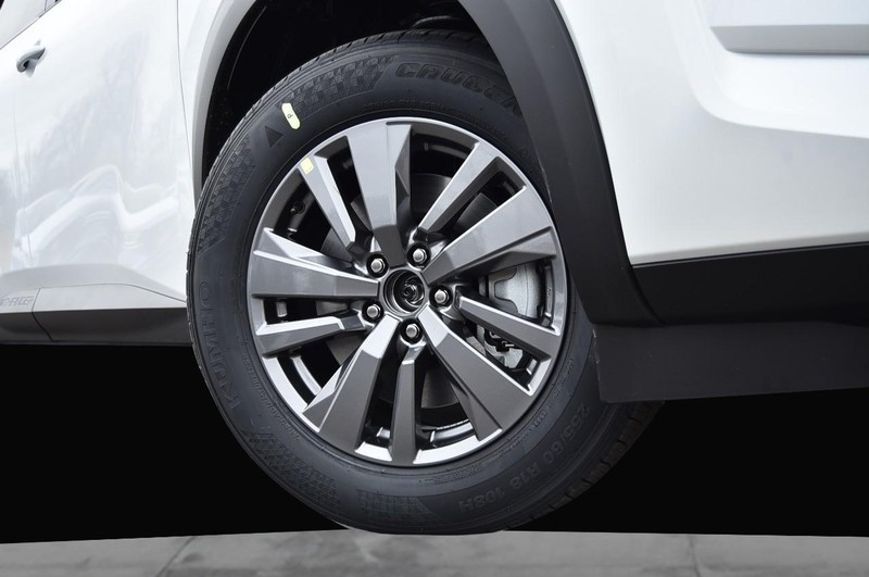 Nissan Pathfinder Vehicle Image 03