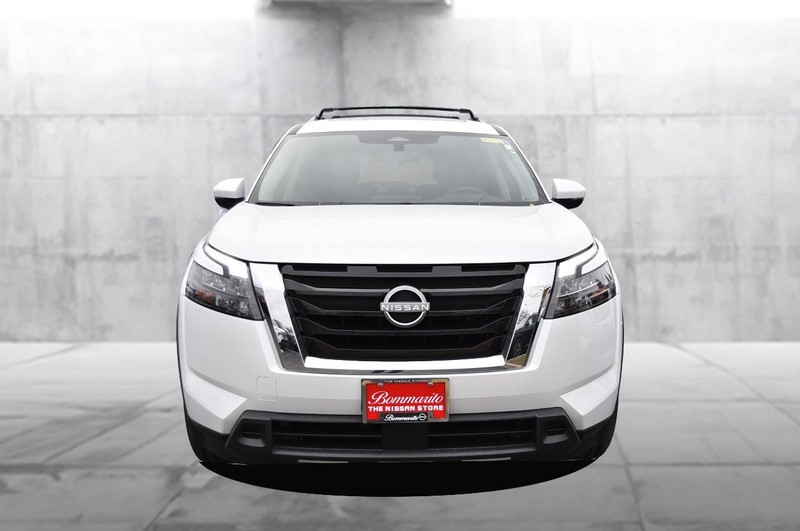 Nissan Pathfinder Vehicle Image 04