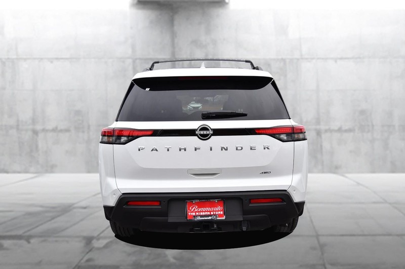 Nissan Pathfinder Vehicle Image 06