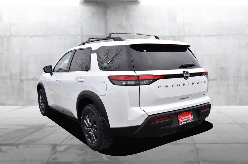 Nissan Pathfinder Vehicle Image 07