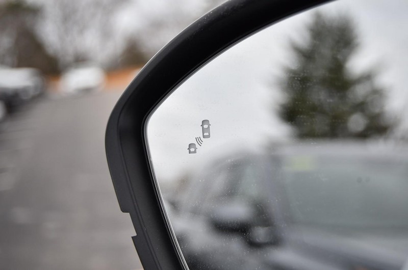 Nissan Pathfinder Vehicle Image 10