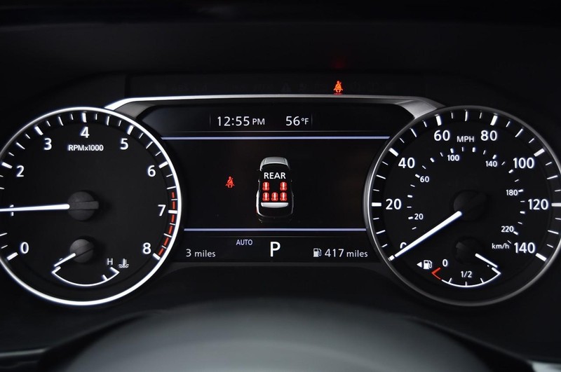 Nissan Pathfinder Vehicle Image 12