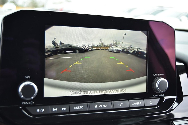 Nissan Pathfinder Vehicle Image 13