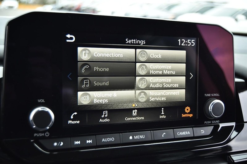 Nissan Pathfinder Vehicle Image 14