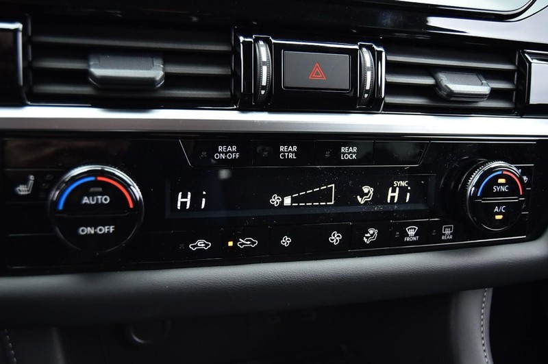 Nissan Pathfinder Vehicle Image 16