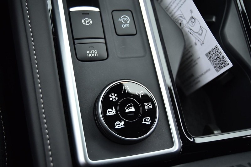 Nissan Pathfinder Vehicle Image 18