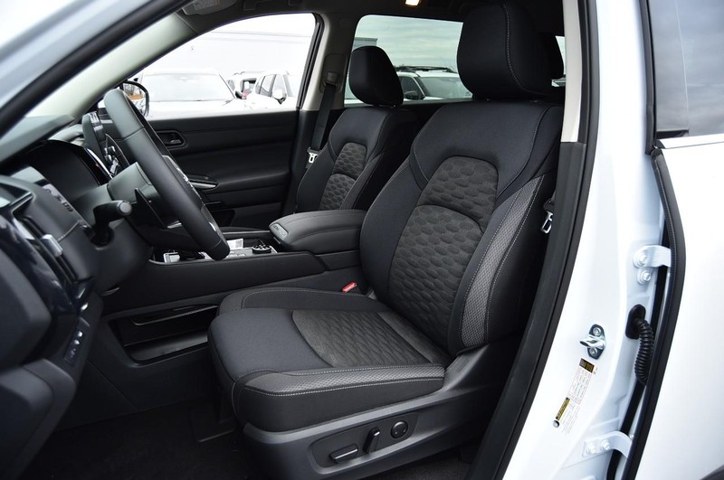 Nissan Pathfinder Vehicle Image 20