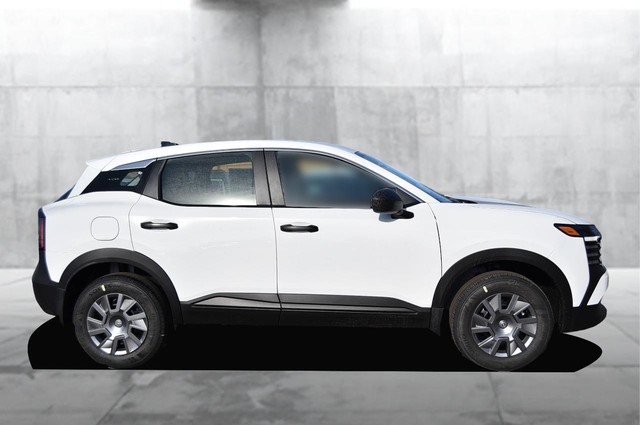 Nissan Kicks Vehicle Image 05