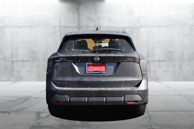 Nissan Kicks Vehicle Image 06