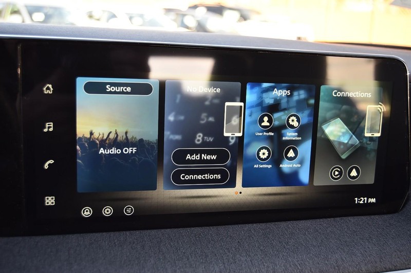 Nissan Kicks Vehicle Image 14