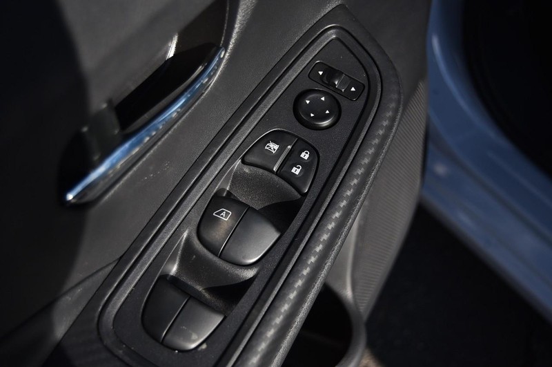 Nissan Versa Vehicle Image 09