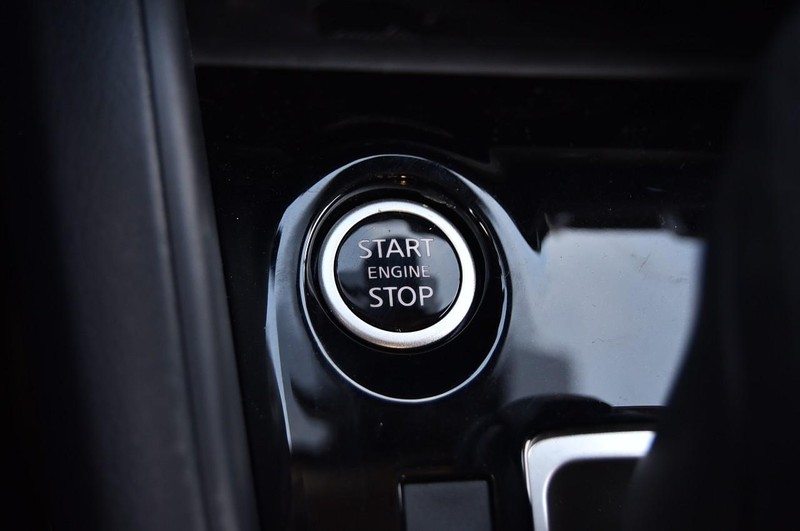 Nissan Versa Vehicle Image 16