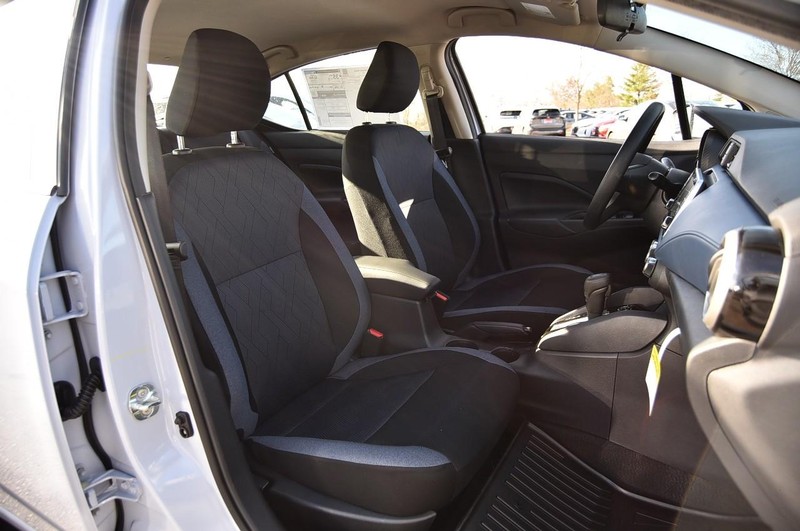 Nissan Versa Vehicle Image 19