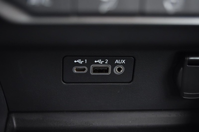 Nissan Altima Vehicle Image 16