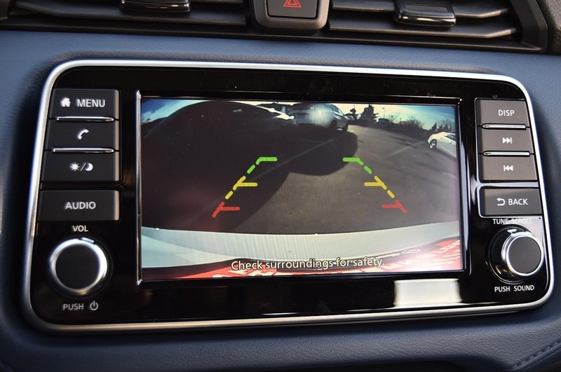 Nissan Versa Vehicle Image 12