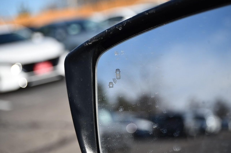 Nissan Versa Vehicle Image 10