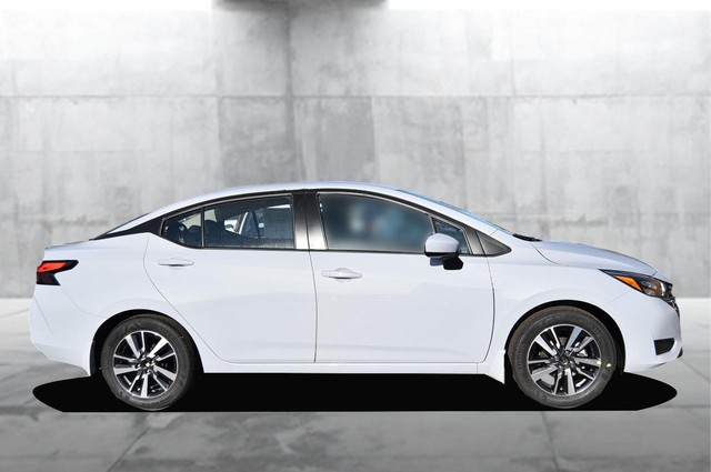 Nissan Versa Vehicle Image 05