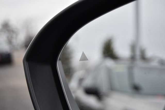 Nissan Rogue Vehicle Image 10