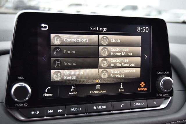 Nissan Rogue Vehicle Image 14