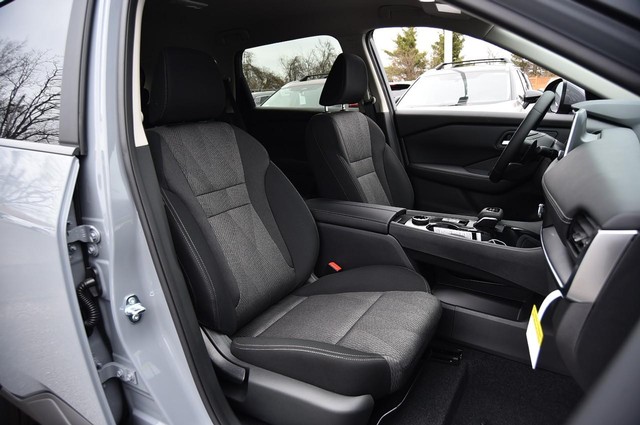 Nissan Rogue Vehicle Image 20