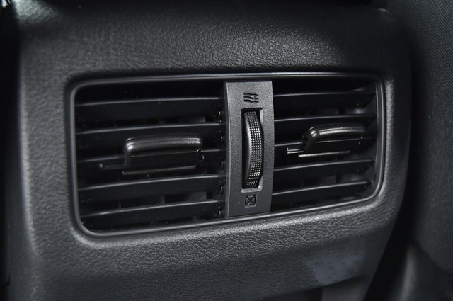 Nissan Rogue Vehicle Image 22