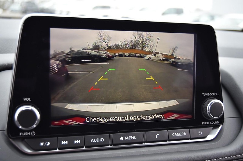 Nissan Rogue Vehicle Image 13