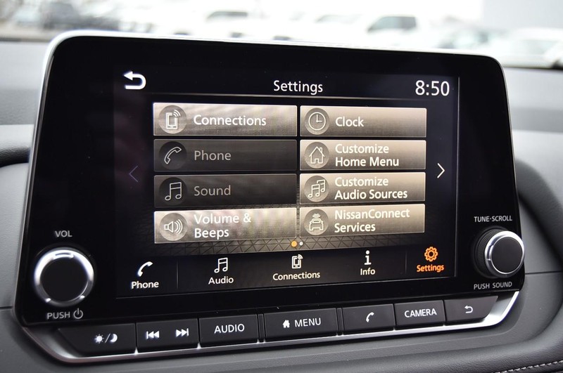 Nissan Rogue Vehicle Image 14