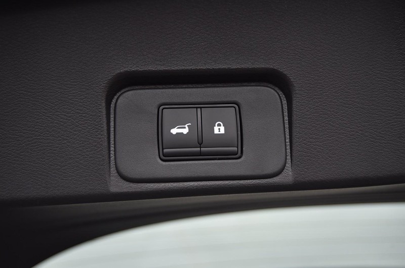 Nissan Rogue Vehicle Image 25