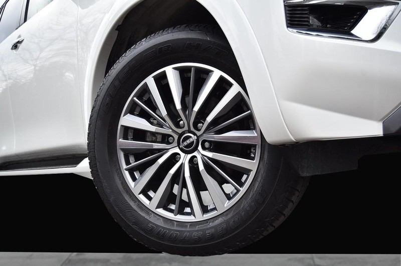 Nissan Armada Vehicle Image 03