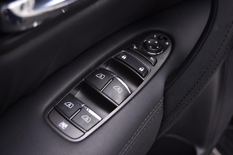 Nissan Armada Vehicle Image 09