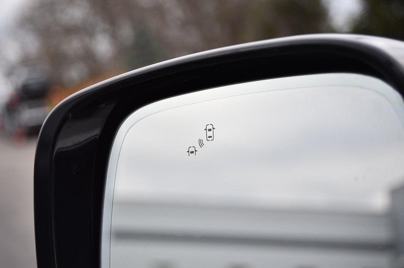 Nissan Armada Vehicle Image 11