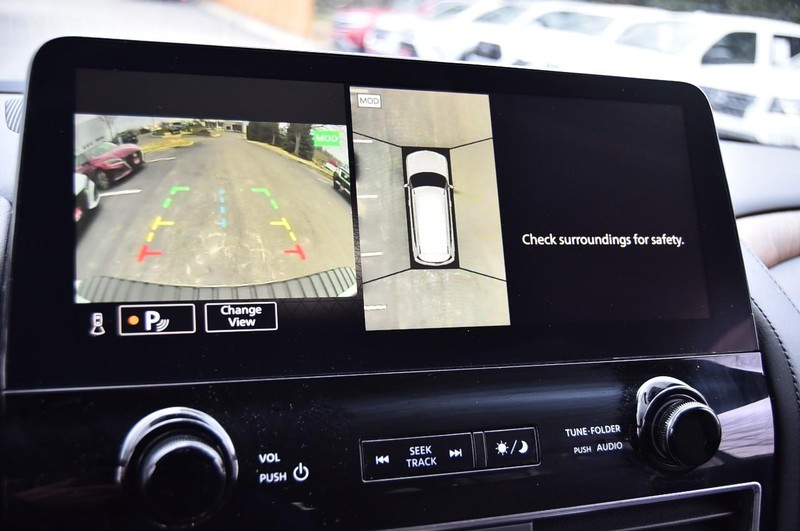 Nissan Armada Vehicle Image 14