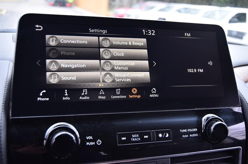 Nissan Armada Vehicle Image 18