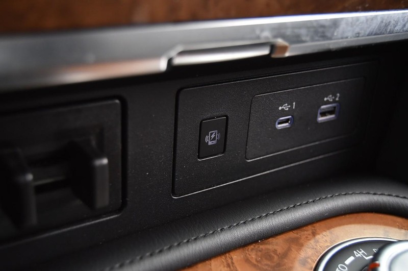 Nissan Armada Vehicle Image 21