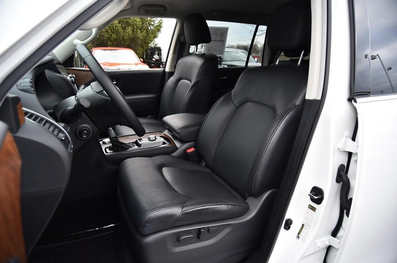 Nissan Armada Vehicle Image 26