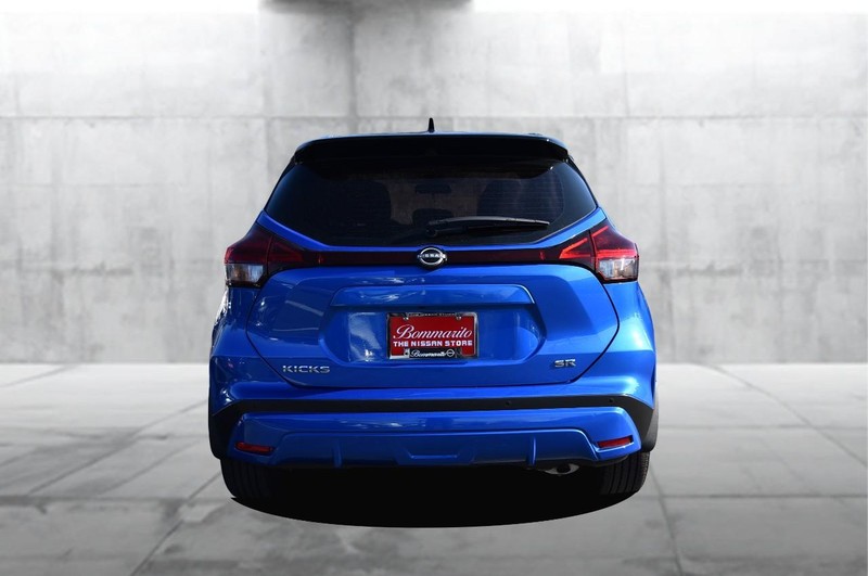 Nissan Kicks Vehicle Image 06