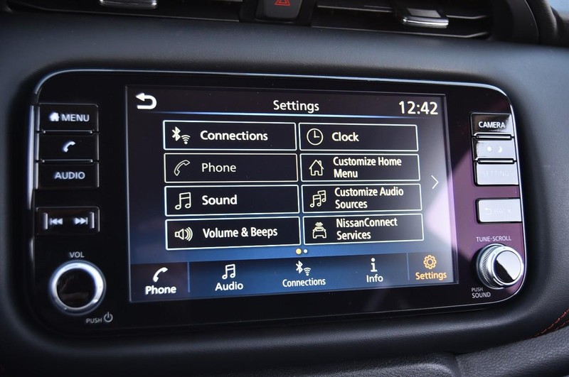 Nissan Kicks Vehicle Image 13