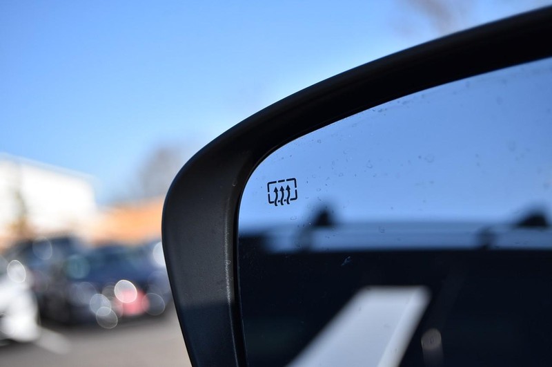 Nissan Murano Vehicle Image 11