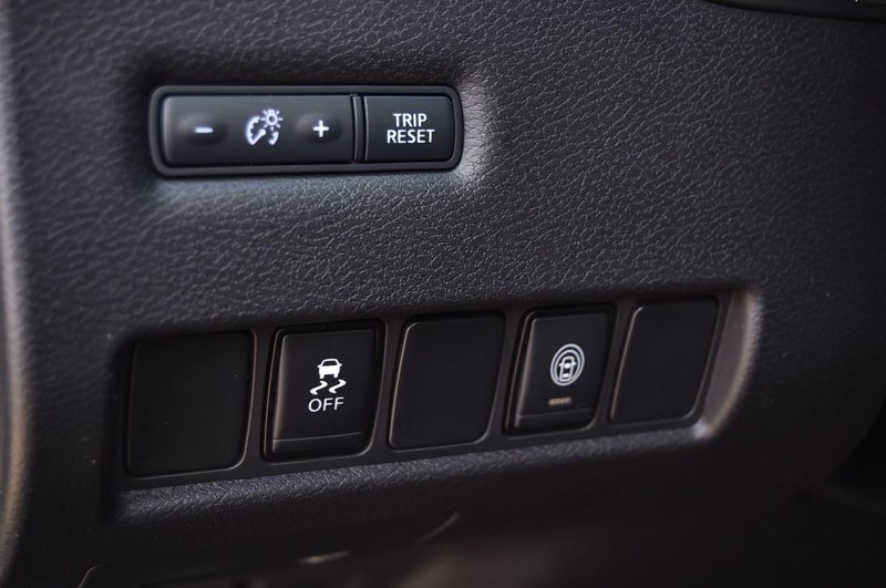 Nissan Murano Vehicle Image 12