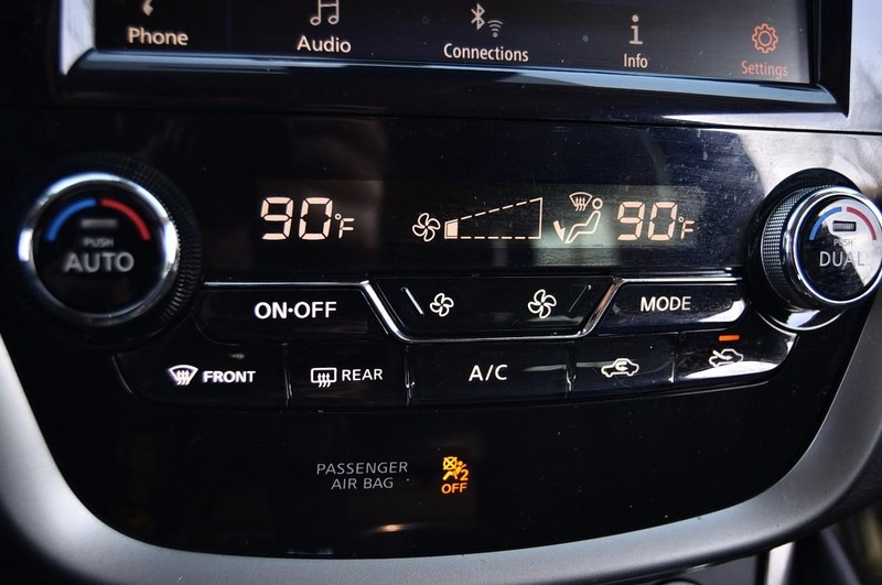 Nissan Murano Vehicle Image 16